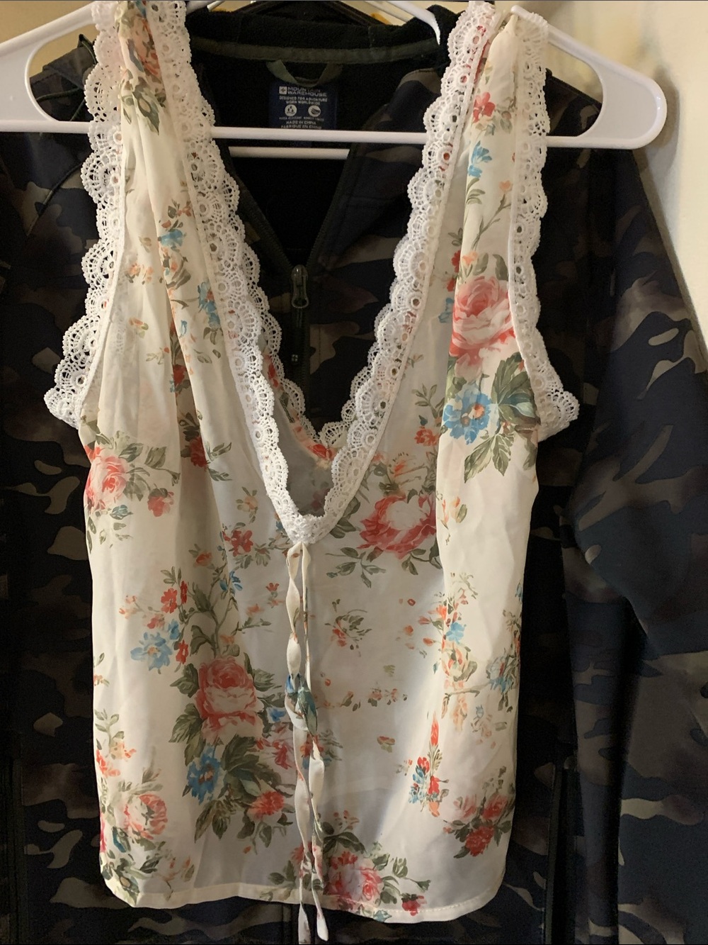 Cream Floral Lace-Trim V-Neck Tie-Front Cami